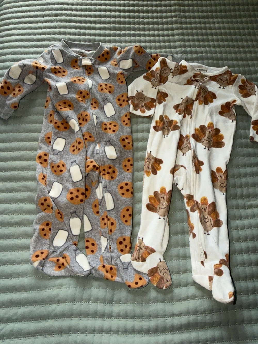 Baby Boys Lot of 2 Carters Sleep Play Footed Pajamas 6-9M Fleece And Thermal
